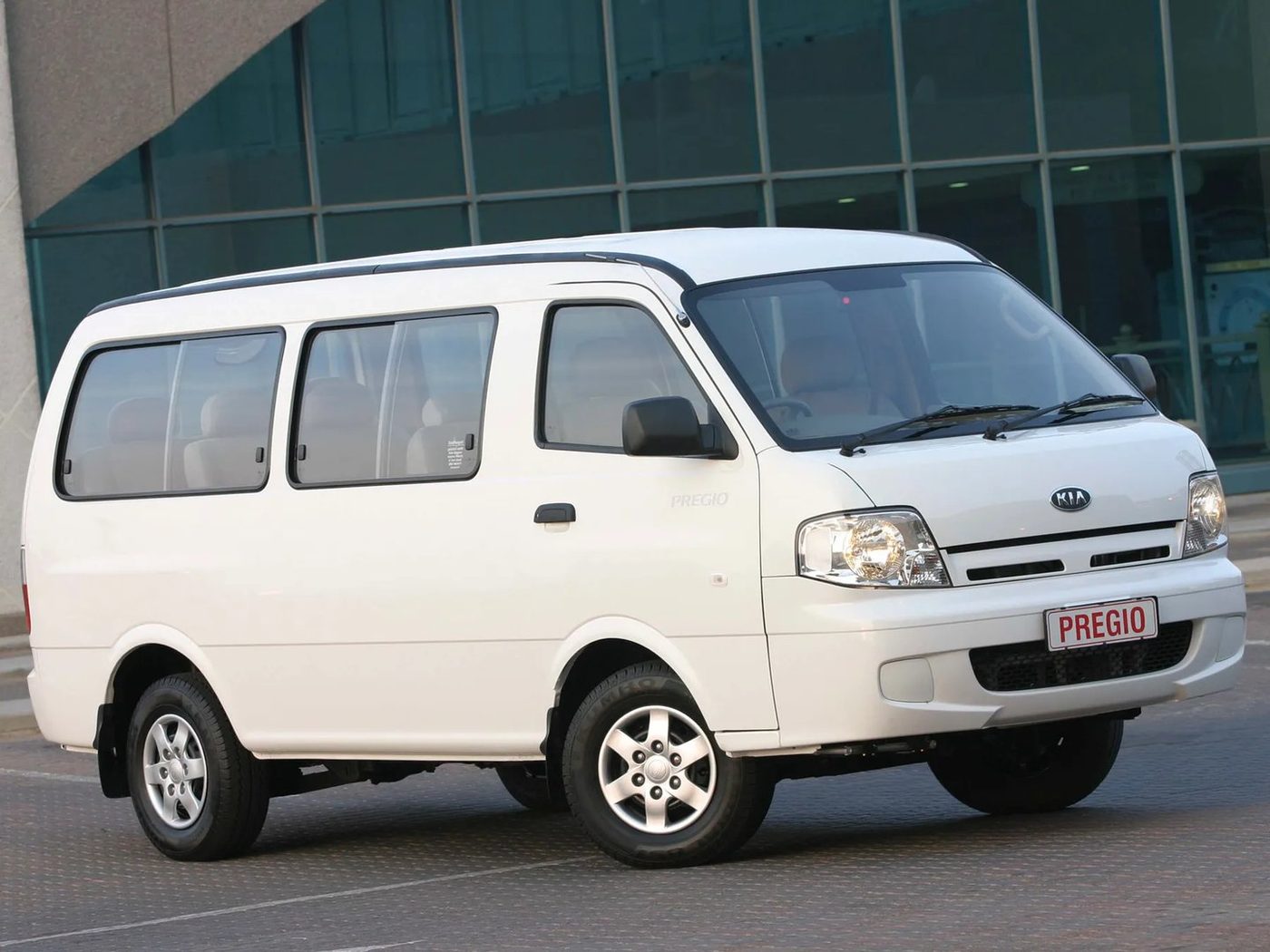 Kia Pregio 12 seat untuk sewa rombongan di Jabodetabek